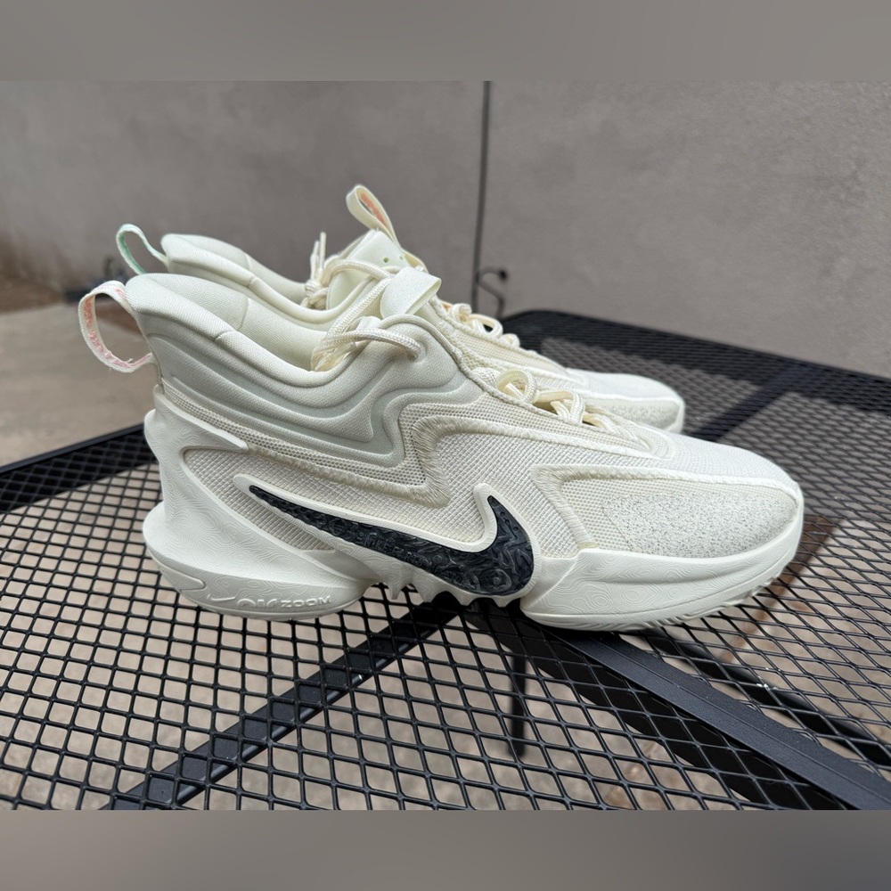 Nike AirZoom Women's Cosmic 002